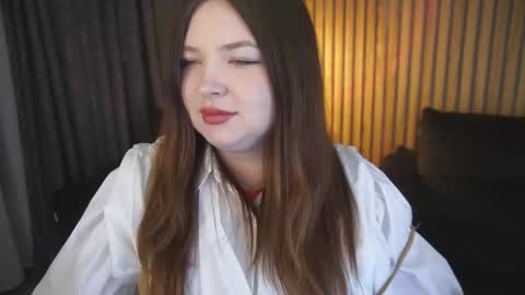 Snapshot of molinmoon chatting on November 2025 08:21:02 PM Rosa online show from November 2025 08:21:02 PM