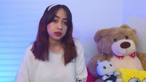 M o L l i E  online show from December 2024 01:29:01 AM