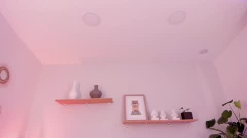 M o L l i E  online show from March 2025 03:15:02 PM