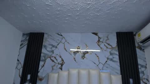 Hey Guys  Im Mollie online show from April 2026 12:11:02 PM