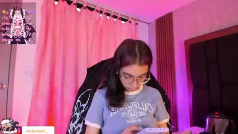 Molly online show from July 2026 03:48:02 PM