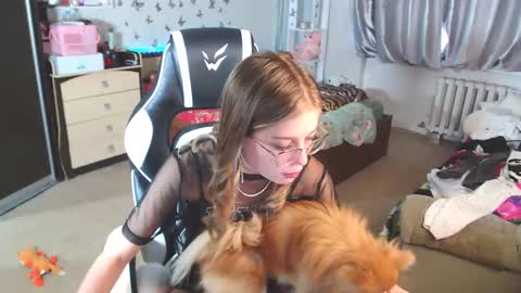 Molly Prvt is open online show from March 2025 11:18:02 AM