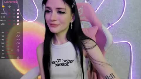 Snapshot of molly_crystall chatting on July 2026 02:18:01 AM Molly - online show from July 2026 02:18:01 AM