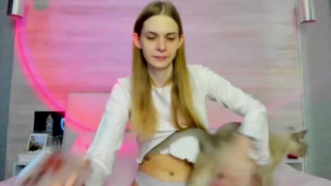 Molly Hunt online show from January 2026 05:45:01 AM