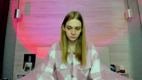 Molly Hunt online show from March 2026 05:35:01 PM