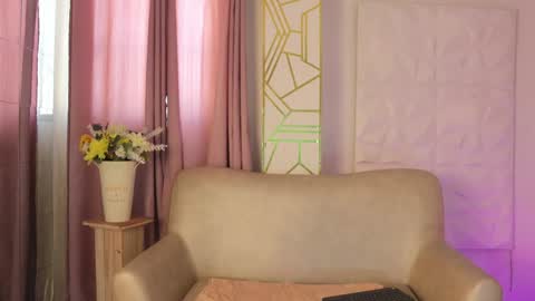   MOLLY   online show from December 2024 04:49:01 PM