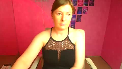 Snapshot of molly_mis chatting on April 2026 12:29:02 PM Molly online show from April 2026 12:29:02 PM