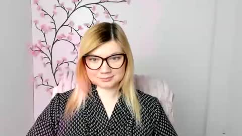 Molly online show from February 2026 01:10:01 PM