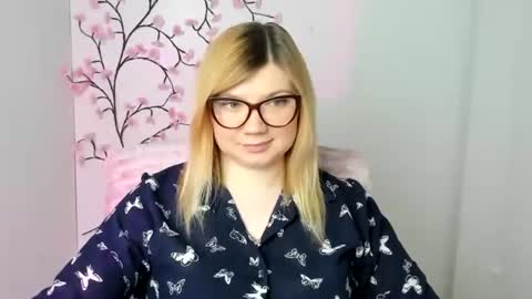 Molly online show from April 2026 11:33:01 AM