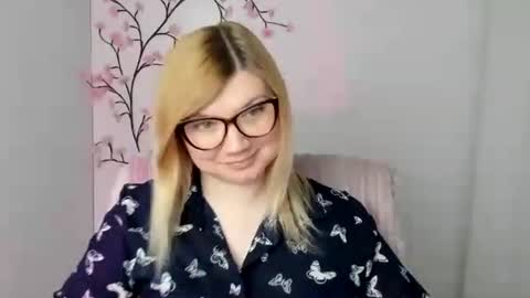 Molly online show from April 2026 11:35:01 AM