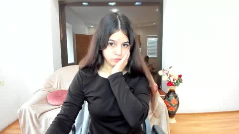Molly Owens online show from October 2025 06:48:01 AM