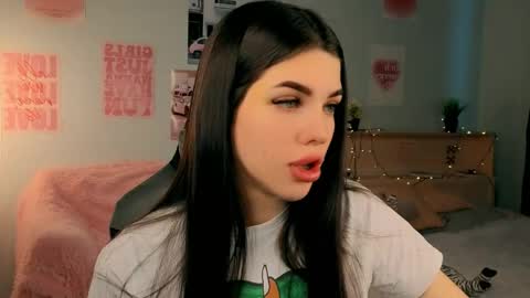 Snapshot of molly_rettyy chatting on April 2026 03:48:02 AM Molly online show from April 2026 03:48:02 AM
