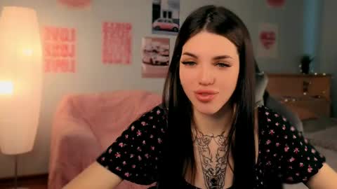 Snapshot of molly_rettyy chatting on April 2026 03:43:01 AM Molly online show from April 2026 03:43:01 AM