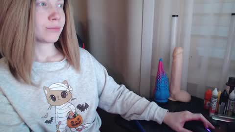 I have new photos come and see with love Molly online show from February 2025 03:08:01 PM