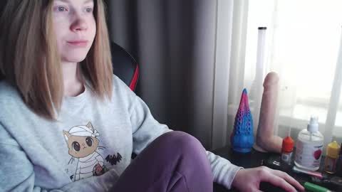 I have new photos come and see with love Molly online show from March 2025 06:38:02 AM