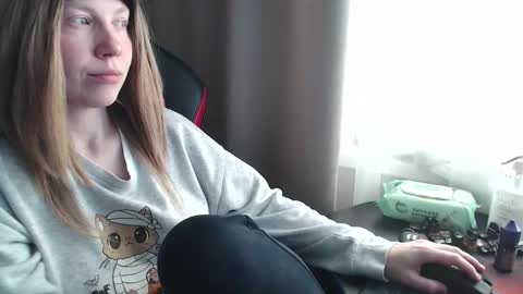 I have new photos come and see with love Molly online show from September 2025 09:03:01 AM