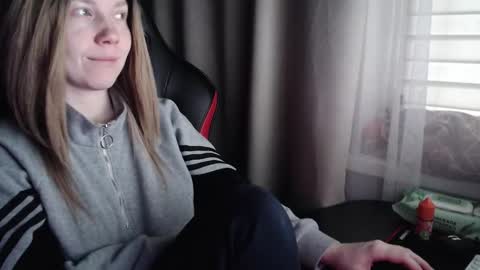 I have new photos come and see with love Molly online show from November 2025 09:44:02 AM