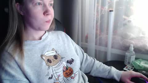 I have new photos come and see with love Molly online show from February 2026 07:17:01 AM