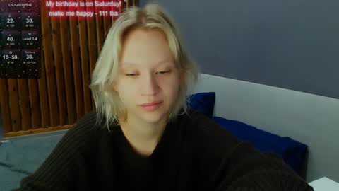 Snapshot of molly_smolly_ chatting on December 2024 03:33:01 PM lo online show from December 2024 03:33:01 PM