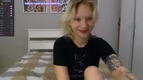 Snapshot of molly_smolly_ chatting on February 2025 11:57:02 AM lo online show from February 2025 11:57:02 AM