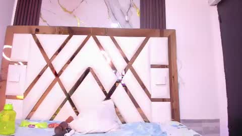 Snapshot of molly_sweetee chatting on July 2026 01:40:01 AM Yuli online show from July 2026 01:40:01 AM