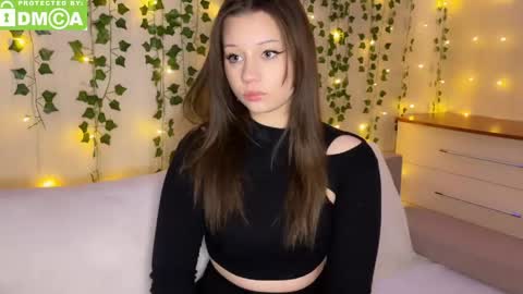 Snapshot of mollybibe chatting on April 2026 12:07:01 PM Molly online show from April 2026 12:07:01 PM