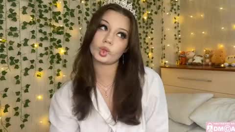 Snapshot of mollybibe chatting on May 2026 11:42:02 AM Molly online show from May 2026 11:42:02 AM