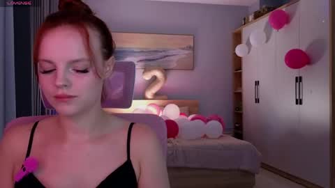 Snapshot of mollybossy chatting on May 2026 11:01:04 PM Molly online show from May 2026 11:01:04 PM