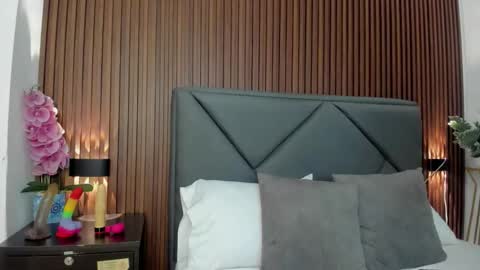 mollylove_ online show from March 2026 07:20:01 PM