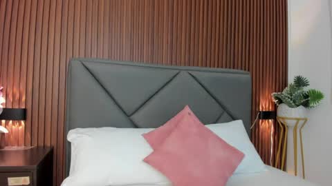Snapshot of mollylove_ chatting on April 2026 06:50:01 PM mollylove_ online show from April 2026 06:50:01 PM