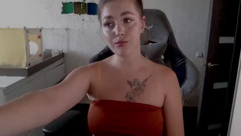 Snapshot of mollymiks chatting on June 2026 07:14:01 AM Molly online show from June 2026 07:14:01 AM