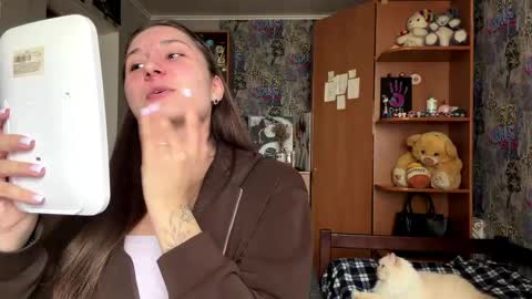 Molly online show from June 2026 08:18:02 AM