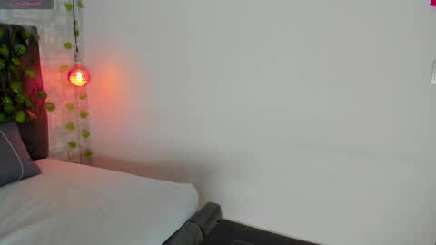 Snapshot of mollyrosse1 chatting on November 2025 06:30:02 PM mollyrosse1 online show from November 2025 06:30:02 PM