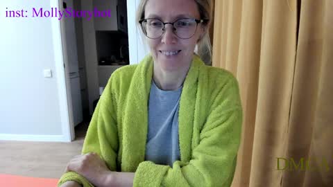 AngelMomm online show from April 2026 03:45:01 PM