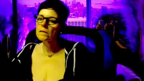 Snapshot of mollysun chatting on May 2026 06:05:01 PM MollySun Nina Randmann online show from May 2026 06:05:01 PM