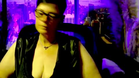 Snapshot of mollysun chatting on July 2026 06:48:01 PM MollySun Nina Randmann online show from July 2026 06:48:01 PM