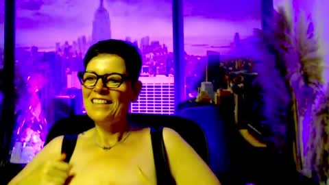 Snapshot of mollysun chatting on July 2026 02:33:01 PM MollySun Nina Randmann online show from July 2026 02:33:01 PM