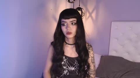 mollyycrystal online show from November 2025 07:08:02 AM