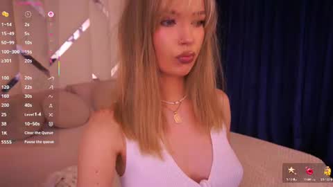 mollyymayy online show from June 2026 01:36:02 AM