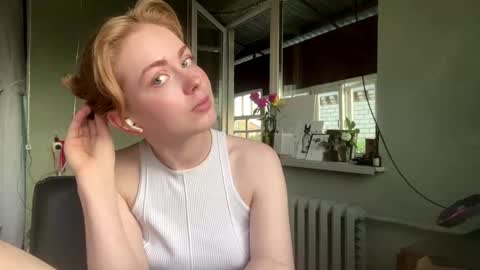 Snapshot of molyangel chatting on June 2026 04:24:02 PM Oksana online show from June 2026 04:24:02 PM