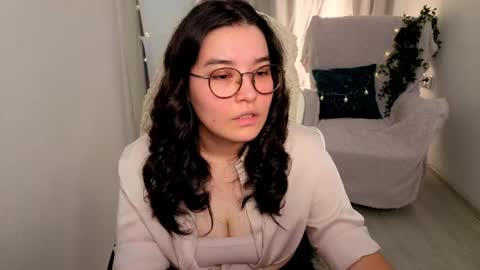 Momo online show from June 2026 10:05:02 PM