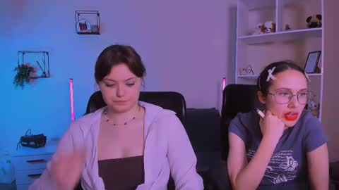 Mona  online show from November 2025 08:07:01 PM