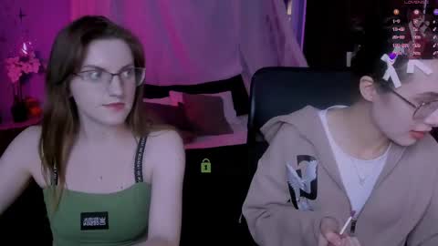 Mona  online show from April 2026 07:04:02 PM