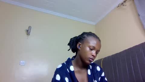 Mona online show from October 2025 01:15:01 AM