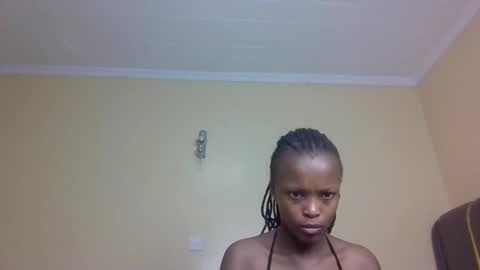 Mona online show from October 2025 01:31:01 AM