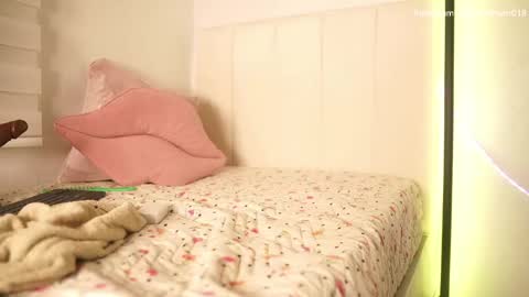 Snapshot of monicaflower chatting on May 2026 10:33:02 AM Kiim online show from May 2026 10:33:02 AM
