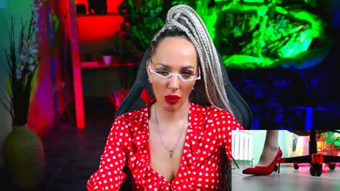 Snapshot of monicamaxwel chatting on January 2025 12:06:01 PM Monika online show from January 2025 12:06:01 PM