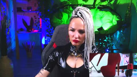 Snapshot of monicamaxwel chatting on March 2025 06:37:02 PM Monika online show from March 2025 06:37:02 PM