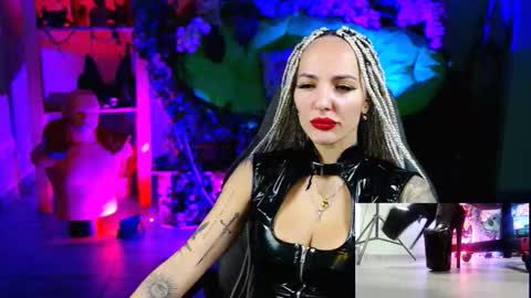 Snapshot of monicamaxwel chatting on November 2025 10:32:01 AM Monika online show from November 2025 10:32:01 AM