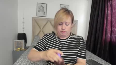 Mony online show from November 2025 12:37:02 PM